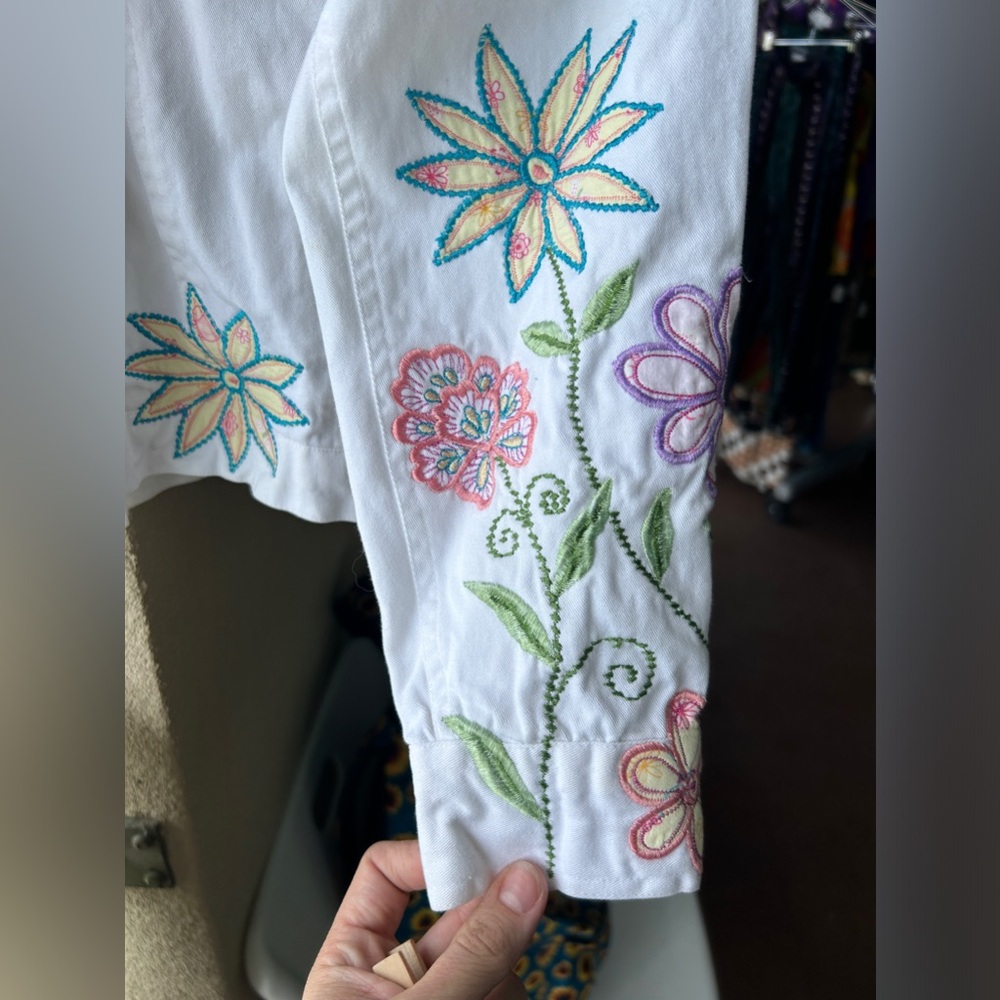 BFA Embroidered Floral Jacket White Size Medium Vintage Y2K/90s - Picture 3 of 7